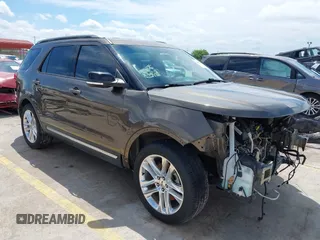 2016 Ford Explorer XLT with VIN 1FM5K7D89GGB11474, listed as a IAAI auction lot 41690237 with 19,109 mi miles and . Bid and sale history available at carsss.com. Image 1.