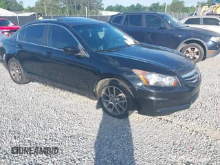 2011 Honda Accord EX z VIN 1HGCP2F74BA061777, wystawiony jako IAAI lot #42195979 z przebiegiem 212 755 mil mil oraz . Historia ofert i sprzedaży dostępna na DreamBid. Obrazek 1.