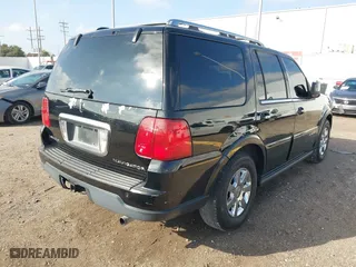 2005 Lincoln Navigator Luxury with VIN 5LMFU27515LJ18083, listed as a IAAI auction lot 41035901 with 172,467 mi miles. Bid and sale history available at carsss.com. Image 4.