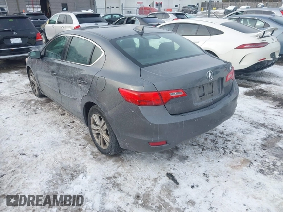 2013 Acura ILX with VIN 19VDE1F37DE022142, listed as a IAAI auction lot 41543026 with 152,967 mi miles. Bid and sale history available at carsss.com. Image 3.
