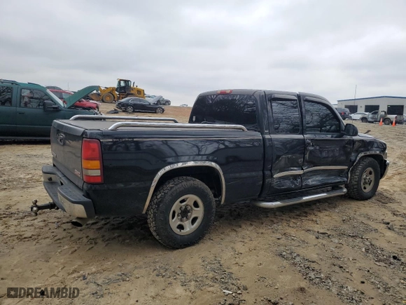2003 GMC Sierra 1500 SLT with VIN 2GTEC19T131411495, listed as a Copart auction lot 46076465 with 233,139 mi miles and Salvage Title. Bid and sale history available at carsss.com. Image 3.