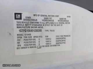 2005 GMC Savana Cargo Van with VIN 1GTFG15X451230398, listed as a IAAI auction lot 41666945 with 251,720 mi miles. Bid and sale history available at carsss.com. Image 9.