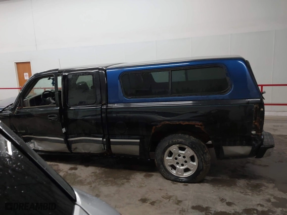 2000 Chevrolet Silverado 1500 LS with VIN 2GCEC19T3Y1333843, listed as a IAAI auction lot 41721344 with 1 mi miles. Bid and sale history available at carsss.com. Image 14.