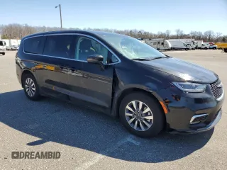 2024 Chrysler Pacifica Hybrid Select z VIN 2C4RC1S76RR157114, wystawiony jako Copart lot #49964035 z przebiegiem 27 276 mil mil oraz Nie do naprawy • Non repairable. Historia ofert i sprzedaży dostępna na DreamBid. Obrazek 4.