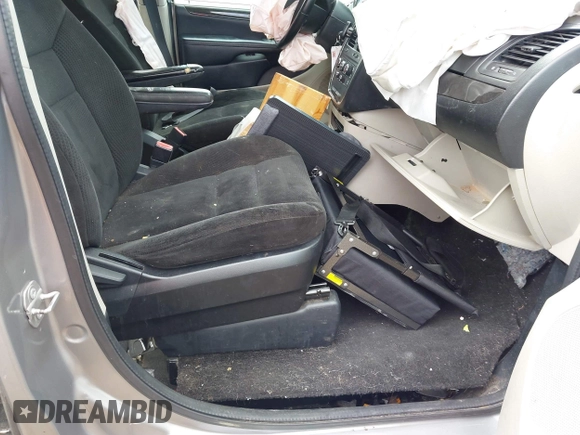 2016 Dodge Grand Caravan SXT with VIN 2C4RDGCG7GR275832, listed as a IAAI auction lot 42113811 with 131,851 mi miles and . Bid and sale history available at DreamBid. Image 5.