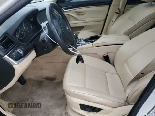 2013 BMW 5 Series 528i xDrive z VIN WBAXH5C57DD106985, wystawiony jako Copart lot #53888225 z przebiegiem 134 685 mil mil oraz Szkoda całkowita • Salvage title. Historia ofert i sprzedaży dostępna na DreamBid. Obrazek 7.