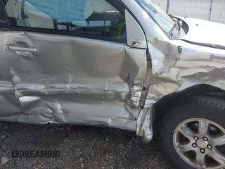 2004 Toyota Highlander z VIN JTEEP21A040013238, wystawiony jako IAAI lot #42094623 z przebiegiem 190 030 mil mil oraz . Historia ofert i sprzedaży dostępna na DreamBid. Obrazek 6.