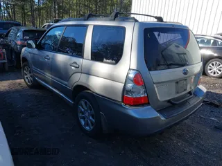 2007 Subaru Forester X w/Premium Pkg with VIN JF1SG65697H729488, listed as a IAAI auction lot 41567326 with 209,961 mi miles. Bid and sale history available at carsss.com. Image 3.