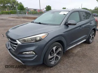 2017 Hyundai Tucson Value z VIN KM8J33A28HU399978, wystawiony jako IAAI lot #41987370 z przebiegiem 96 958 mil mil oraz . Historia ofert i sprzedaży dostępna na DreamBid. Obrazek 18.