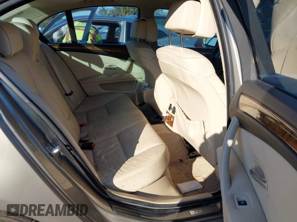 2009 BMW 5 Series 528i with VIN WBANU53569C122787, listed as a IAAI auction lot 41286237 with Not Provided miles and . Bid and sale history available at carsss.com. Image 8.