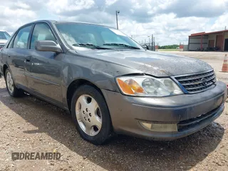2004 Toyota Avalon XL z VIN 4T1BF28B74U385110, wystawiony jako IAAI lot #42360699 z przebiegiem 287 519 mil mil oraz . Historia ofert i sprzedaży dostępna na DreamBid. Obrazek 1.