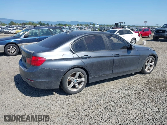 2014 BMW 3 Series 328i z VIN WBA3C1C58EK107050, wystawiony jako IAAI lot #42141433 z przebiegiem Nie podano mil oraz . Historia ofert i sprzedaży dostępna na DreamBid. Obrazek 4.