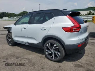 2021 Volvo XC40 R-Design with VIN YV4162UM7M2447377, listed as a Copart auction lot 59814333 with 47,225 mi miles and . Bid and sale history available at DreamBid. Image 2.
