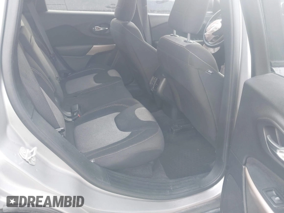 2018 Jeep Cherokee Latitude with VIN 1C4PJMCX4JD548136, listed as a IAAI auction lot 41592821 with 165,022 mi miles and . Bid and sale history available at DreamBid. Image 8.