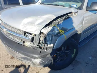 2004 Chevrolet Suburban LS with VIN 3GNEC16Z64G292383, listed as a IAAI auction lot 41471905 with 1 mi miles. Bid and sale history available at carsss.com. Image 6.