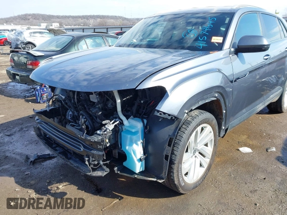 2020 Volkswagen Atlas SE z VIN 1V21E2CA9LC211835, wystawiony jako IAAI lot #41574645 z przebiegiem 50 586 mil mil oraz . Historia ofert i sprzedaży dostępna na DreamBid. Obrazek 6.