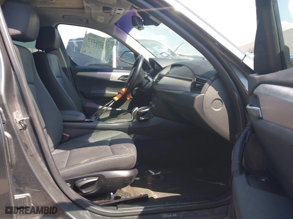 2014 BMW X1 xDrive28i with VIN WBAVL1C52EVY13471, listed as a IAAI auction lot 41828415 with 1 mi miles. Bid and sale history available at carsss.com. Image 5.
