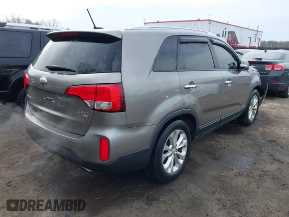 2014 Kia Sorento EX with VIN 5XYKUDA73EG468614, listed as a IAAI auction lot 41721133 with 114,297 mi miles. Bid and sale history available at carsss.com. Image 4.