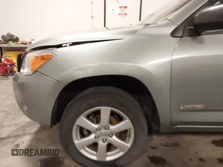2007 Toyota RAV4 Limited with VIN JTMZD31V975061545, listed as a IAAI auction lot 41710996 with 196,998 mi miles. Bid and sale history available at carsss.com. Image 18.
