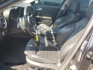 2017 Alfa Romeo Giulia Ti z VIN ZARFAECN9H7549992, wystawiony jako Copart lot #53124905 z przebiegiem 141 375 mil mil oraz Tytuł czysty. Historia ofert i sprzedaży dostępna na DreamBid. Obrazek 7.