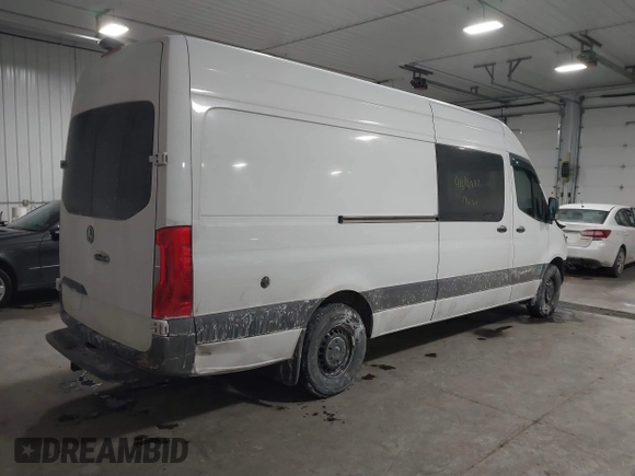 2021 Mercedes-Benz Sprinter Cargo with VIN W1Y4ECHY9MT060129, listed as a IAAI auction lot 41616041 with 215,726 mi miles. Bid and sale history available at carsss.com. Image 4.