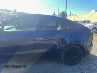 2021 Tesla Model Y Long Range z VIN 5YJYGDEE7MF069141, wystawiony jako Copart lot #89905015 z przebiegiem 42 373 mil mil oraz Czysty tytuł • Clean title. Historia ofert i sprzedaży dostępna na DreamBid. Obrazek 11.