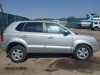 2008 Hyundai Tucson SE with VIN KM8JN72D68U844736, listed as a IAAI auction lot 41823363 with 1 mi miles. Bid and sale history available at carsss.com. Image 13.