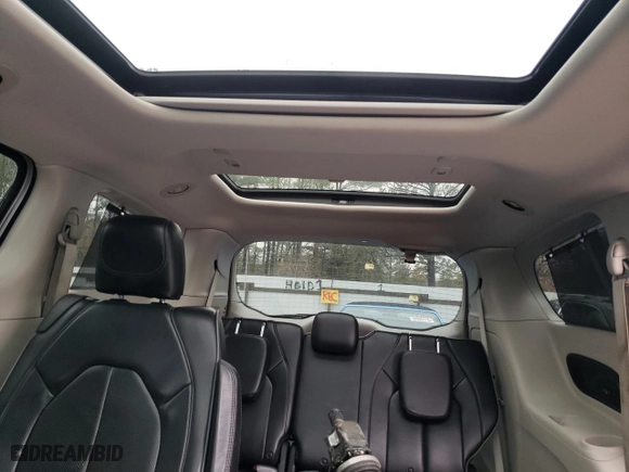 2018 Chrysler Pacifica Limited with VIN 2C4RC1GG7JR141274, listed as a Copart auction lot 42789795 with 148,012 mi miles and Salvage Title. Bid and sale history available at carsss.com. Image 10.