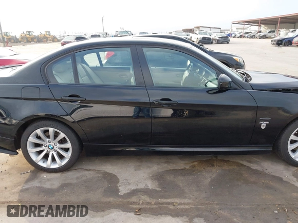 2011 BMW 3 Series 328i xDrive with VIN WBAPK5G50BNN24565, listed as a IAAI auction lot 41696511 with 112,008 mi miles. Bid and sale history available at carsss.com. Image 13.