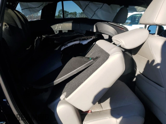 2019 Honda Passport EX-L with VIN 5FNYF7H55KB011252, listed as a Copart auction lot 82930234 with 61,777 mi miles and Salvage Title. Bid and sale history available at carsss.com. Image 11.