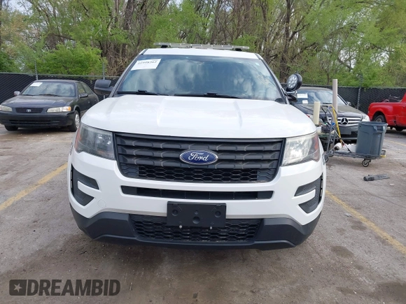 2017 Ford Police Interceptor Utility z VIN 1FM5K8AR9HGB92870, wystawiony jako IAAI lot #41998262 z przebiegiem 131 343 mil mil oraz . Historia ofert i sprzedaży dostępna na DreamBid. Obrazek 6.