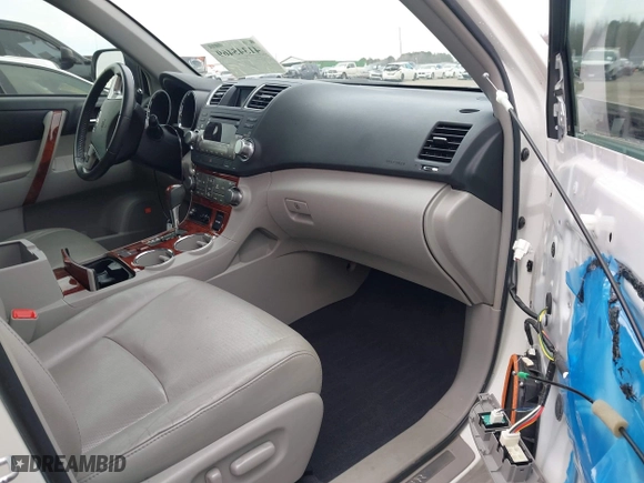 2012 Toyota Highlander Limited with VIN 5TDYK3EHXCS067476, listed as a IAAI auction lot 41345469 with 170,504 mi miles. Bid and sale history available at carsss.com. Image 5.