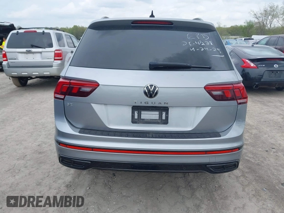 2022 Volkswagen Tiguan SE R-Line Black с VIN 3VVCB7AX1NM065960, выставлен на аукционе IAAI как лот 42149626 с пробегом 71 698 миль миль и . История ставок и продаж доступна на DreamBid. Изображение 16.