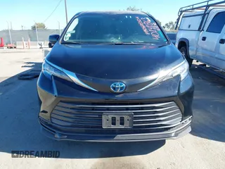 2021 Toyota Sienna LE with VIN 5TDKRKEC5MS043913, listed as a IAAI auction lot 40141863 with 89,439 mi miles. Bid and sale history available at carsss.com. Image 12.