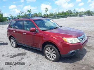 2012 Subaru Forester X Premium z VIN JF2SHADC3CH463141, wystawiony jako IAAI lot #42790778 z przebiegiem 136 398 mil mil oraz . Historia ofert i sprzedaży dostępna na DreamBid. Obrazek 1.