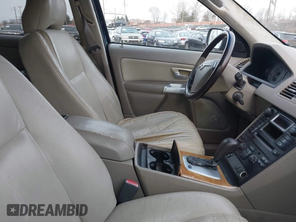 2004 Volvo XC90 with VIN YV1CM59H741117317, listed as a IAAI auction lot 41581357 with 300,681 mi miles. Bid and sale history available at carsss.com. Image 5.