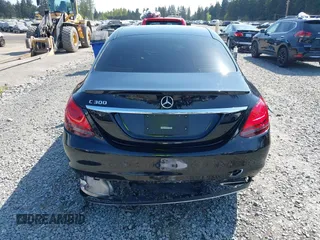 2019 Mercedes-Benz C 300 z VIN 55SWF8DB9KU291393, wystawiony jako IAAI lot #42105875 z przebiegiem 38 853 mil mil oraz . Historia ofert i sprzedaży dostępna na DreamBid. Obrazek 16.