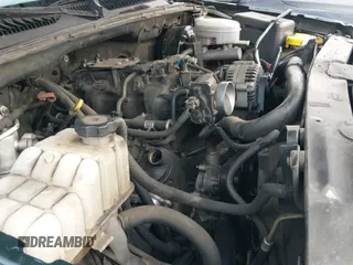 2004 Chevrolet Silverado 1500 Work Truck z VIN 1GCEC14X44Z166940, wystawiony jako IAAI lot #42082782 z przebiegiem 162 293 mil mil oraz . Historia ofert i sprzedaży dostępna na DreamBid. Obrazek 19.