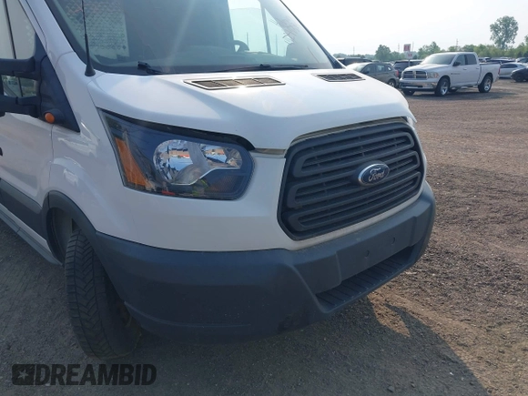 2018 Ford Transit z VIN 1FTBF4XV4JKB33236, wystawiony jako IAAI lot #42217712 z przebiegiem 120 826 mil mil oraz . Historia ofert i sprzedaży dostępna na DreamBid. Obrazek 6.