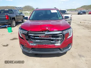 2024 GMC Terrain AT4 z VIN 3GKALYEG7RL207165, wystawiony jako IAAI lot #42103766 z przebiegiem 16 065 mil mil oraz . Historia ofert i sprzedaży dostępna na DreamBid. Obrazek 12.