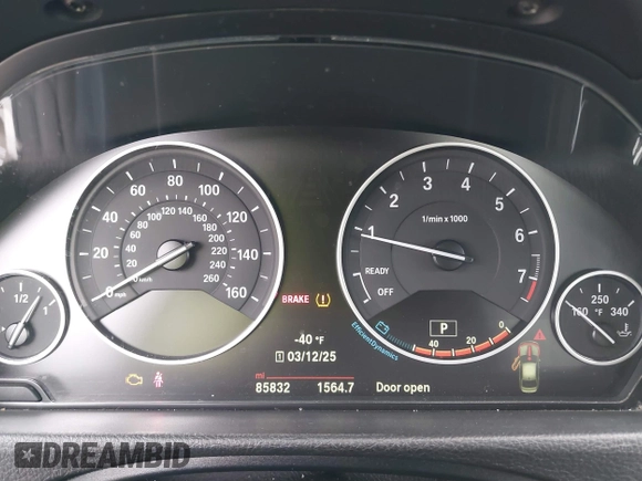 2015 BMW 3 Series 320i with VIN WBA3B1G52FNT06107, listed as a IAAI auction lot 41777304 with 85,832 mi miles. Bid and sale history available at carsss.com. Image 7.