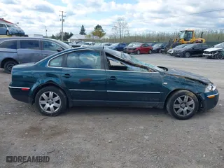 2001 Volkswagen Passat GLX with VIN WVWTH63B51E124484, listed as a IAAI auction lot 42043719 with 42,585 mi miles. Bid and sale history available at carsss.com. Image 13.