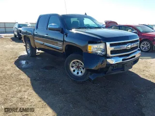 2010 Chevrolet Silverado 1500 LT with VIN 3GCRCSE07AG104985, listed as a IAAI auction lot 41413299 with 136,763 mi miles. Bid and sale history available at carsss.com. Image 1.