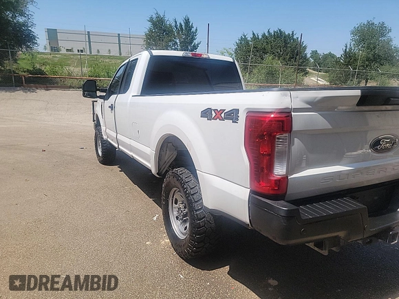 2019 Ford F-250 XL with VIN 1FT7X2B68KEE27486, listed as a IAAI auction lot 42276545 with 185,343 mi miles and . Bid and sale history available at DreamBid. Image 5.