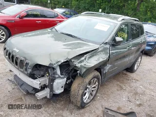 2020 Jeep Cherokee Latitude z VIN 1C4PJMCB5LD636295, wystawiony jako IAAI lot #42358449 z przebiegiem 103 478 mil mil oraz . Historia ofert i sprzedaży dostępna na DreamBid. Obrazek 17.