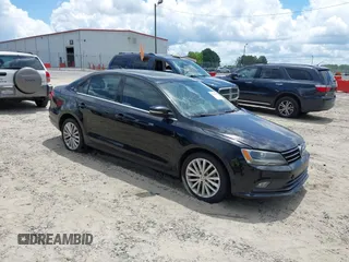2015 Volkswagen Jetta SE z VIN 3VWD07AJ7FM313101, wystawiony jako IAAI lot #42524898 z przebiegiem 207 725 mil mil oraz . Historia ofert i sprzedaży dostępna na DreamBid. Obrazek 1.