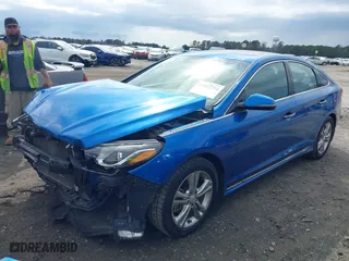 2019 Hyundai Sonata Sport with VIN 5NPE34AF2KH735382, listed as a IAAI auction lot 41815754 with 136,432 mi miles. Bid and sale history available at carsss.com. Image 18.