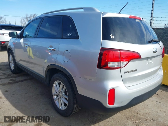 2014 Kia Sorento LX z VIN 5XYKTCA68EG438951, wystawiony jako IAAI lot #41702601 z przebiegiem 186 637 mil mil oraz . Historia ofert i sprzedaży dostępna na DreamBid. Obrazek 3.