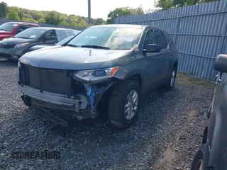 2020 Chevrolet Traverse LS z VIN 1GNERFKW3LJ310374, wystawiony jako IAAI lot #41320911 z przebiegiem 35 551 mil mil oraz . Historia ofert i sprzedaży dostępna na DreamBid. Obrazek 2.