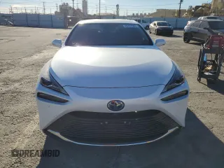2022 Toyota Mirai XLE с VIN JTDAAAAA0NA007370, выставлен на аукционе Copart как лот 40441584 с пробегом 3 940 миль миль и . История ставок и продаж доступна на DreamBid. Изображение 5.